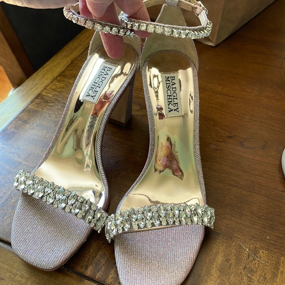 Badgley Mischka size 7 jeweled shoes.. GREAT condition all stones in place.